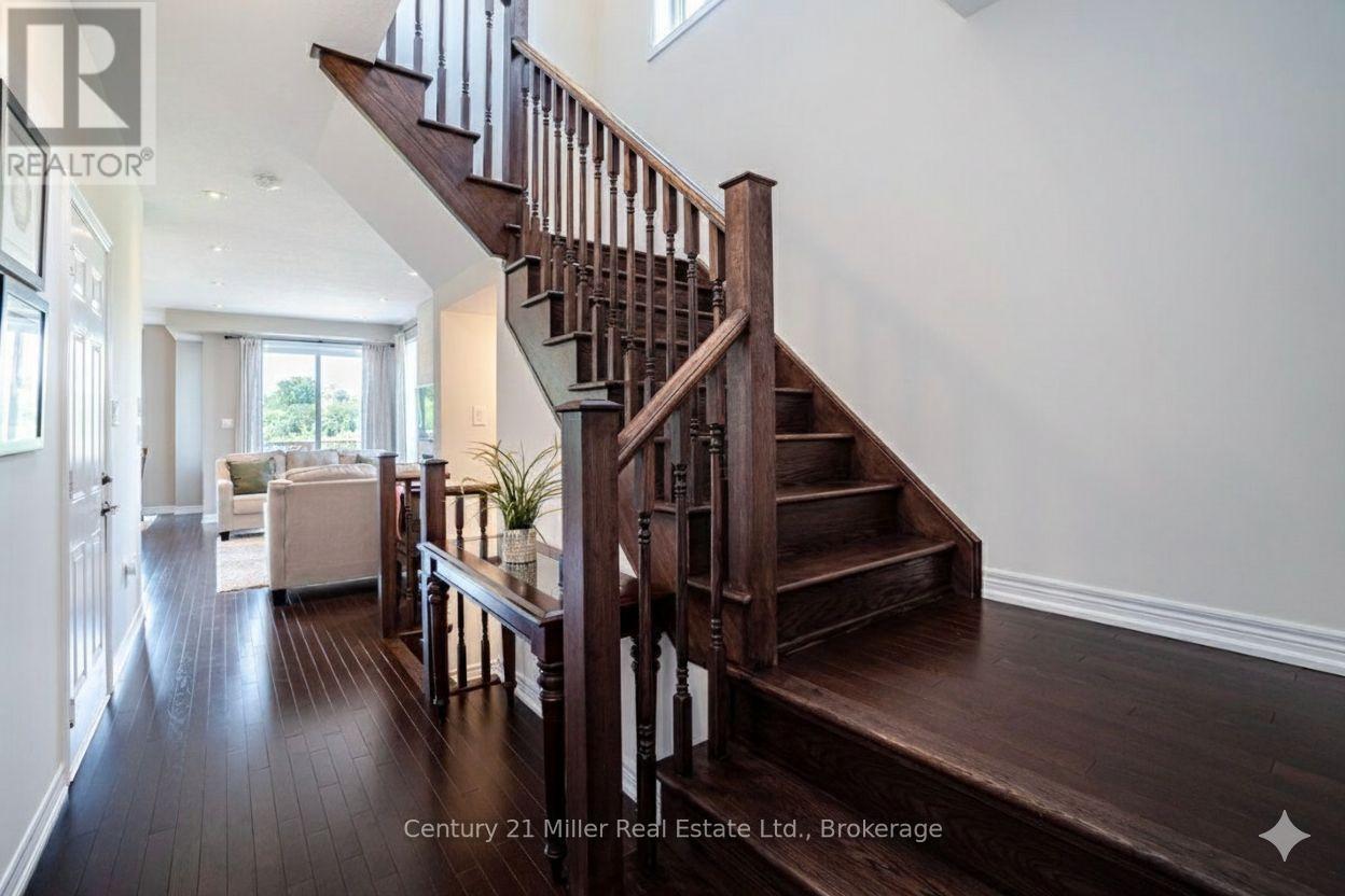 399 Threshing Mill Boulevard, Oakville, Ontario  L6H 0P5 - Photo 9 - W12660866