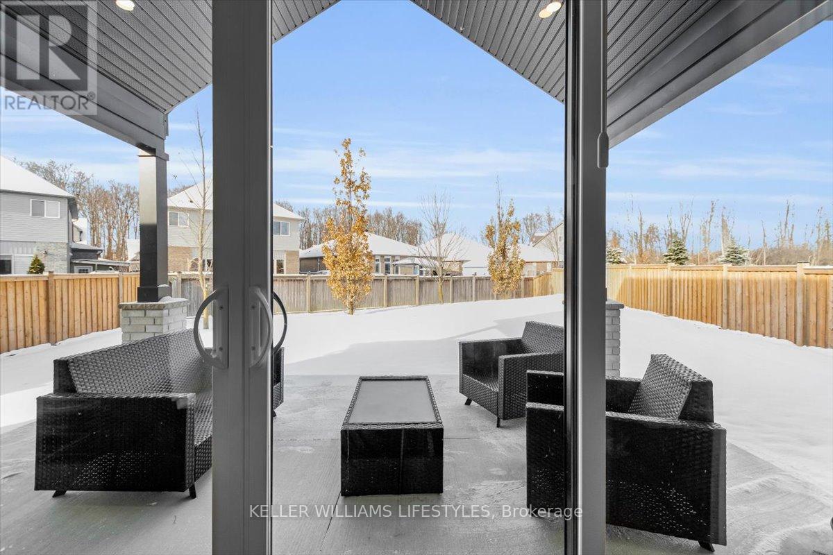 956 Eagletrace Drive, London North, Ontario  N6G 3X9 - Photo 45 - X12660772