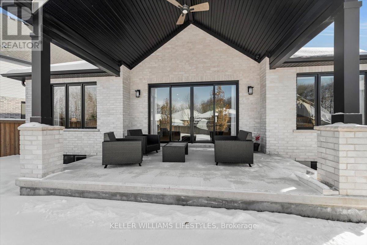 956 Eagletrace Drive, London North, Ontario  N6G 3X9 - Photo 49 - X12660772