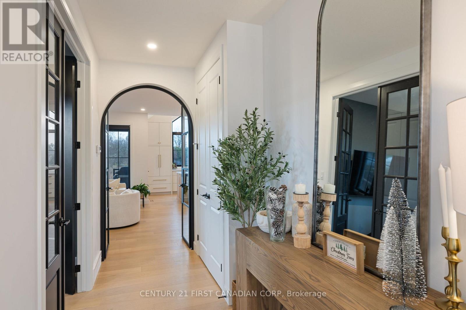 2190 Linkway Boulevard, London South (South A), Ontario  N6K 0K8 - Photo 2 - X12660892