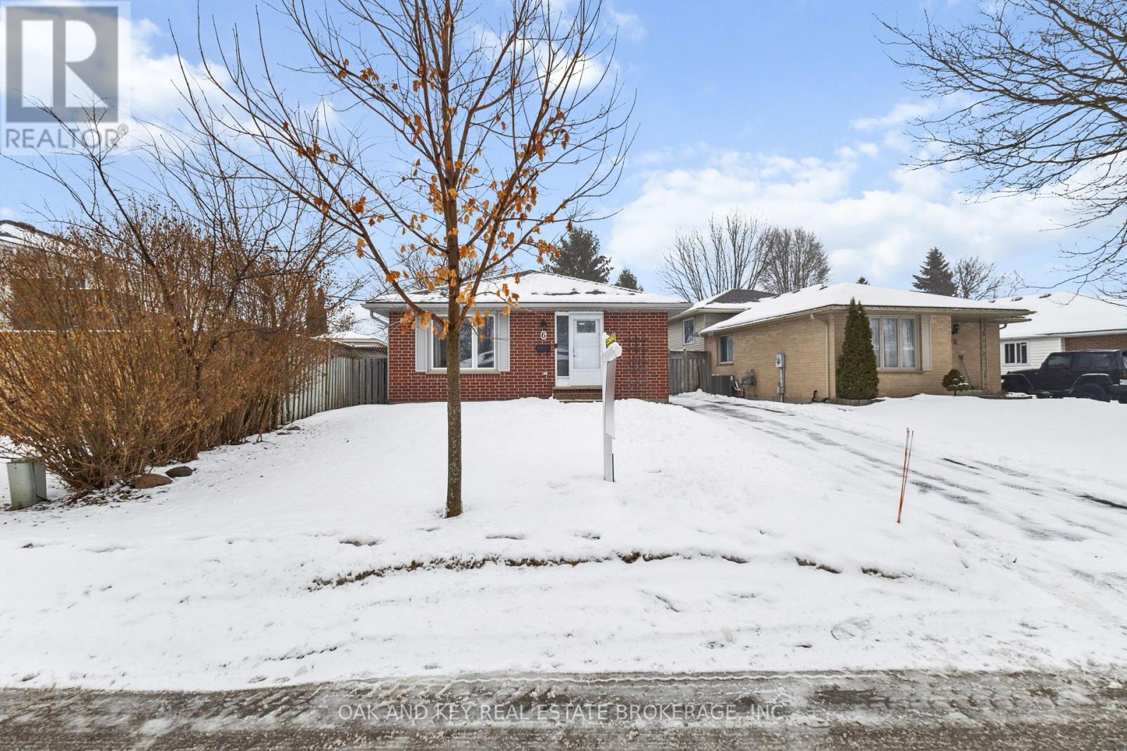 6 Weymouth Drive, London East (East I), Ontario  N5V 4E7 - Photo 2 - X12660902