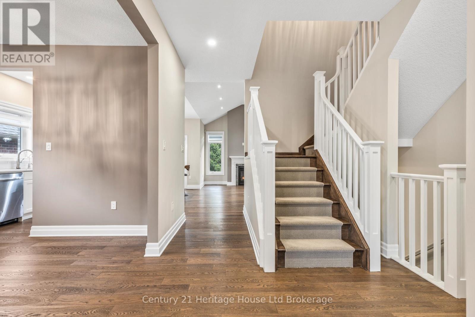 1038 Trailsway Avenue, London South, Ontario  N6K 0J2 - Photo 5 - X12660860