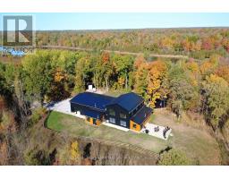 999 ENNIS ROAD, Tay Valley, Ontario