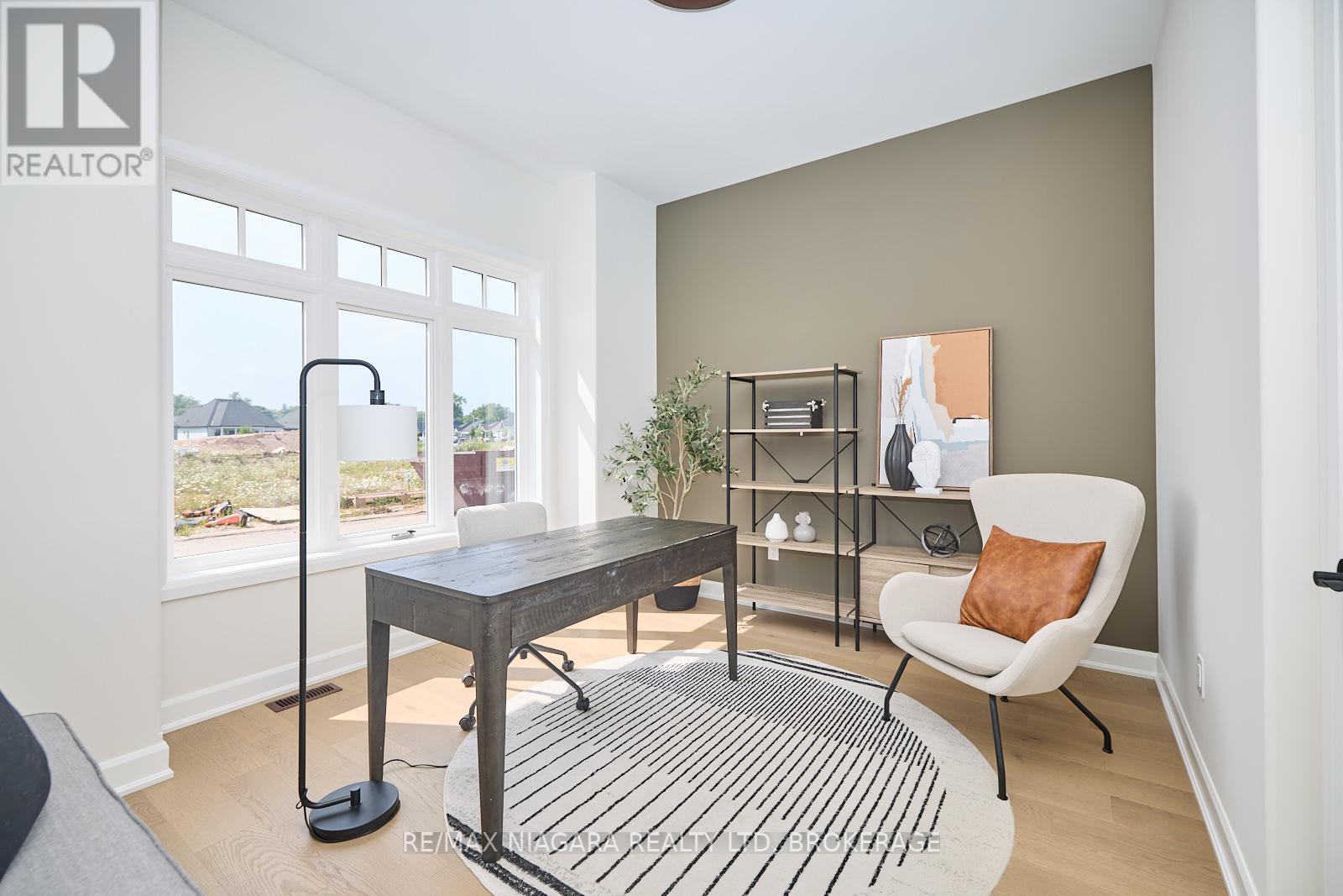 10 Butternut Crescent, Fort Erie, Ontario  L0S 1N0 - Photo 2 - X12660648