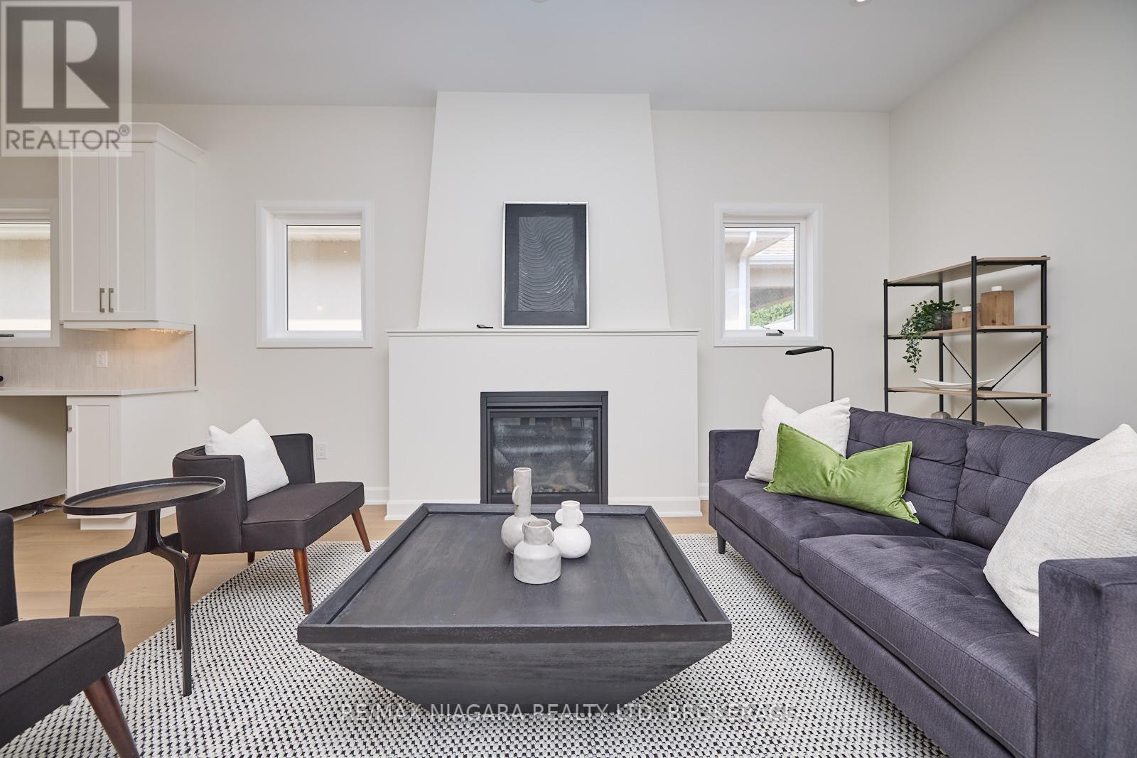 10 Butternut Crescent, Fort Erie, Ontario  L0S 1N0 - Photo 4 - X12660648