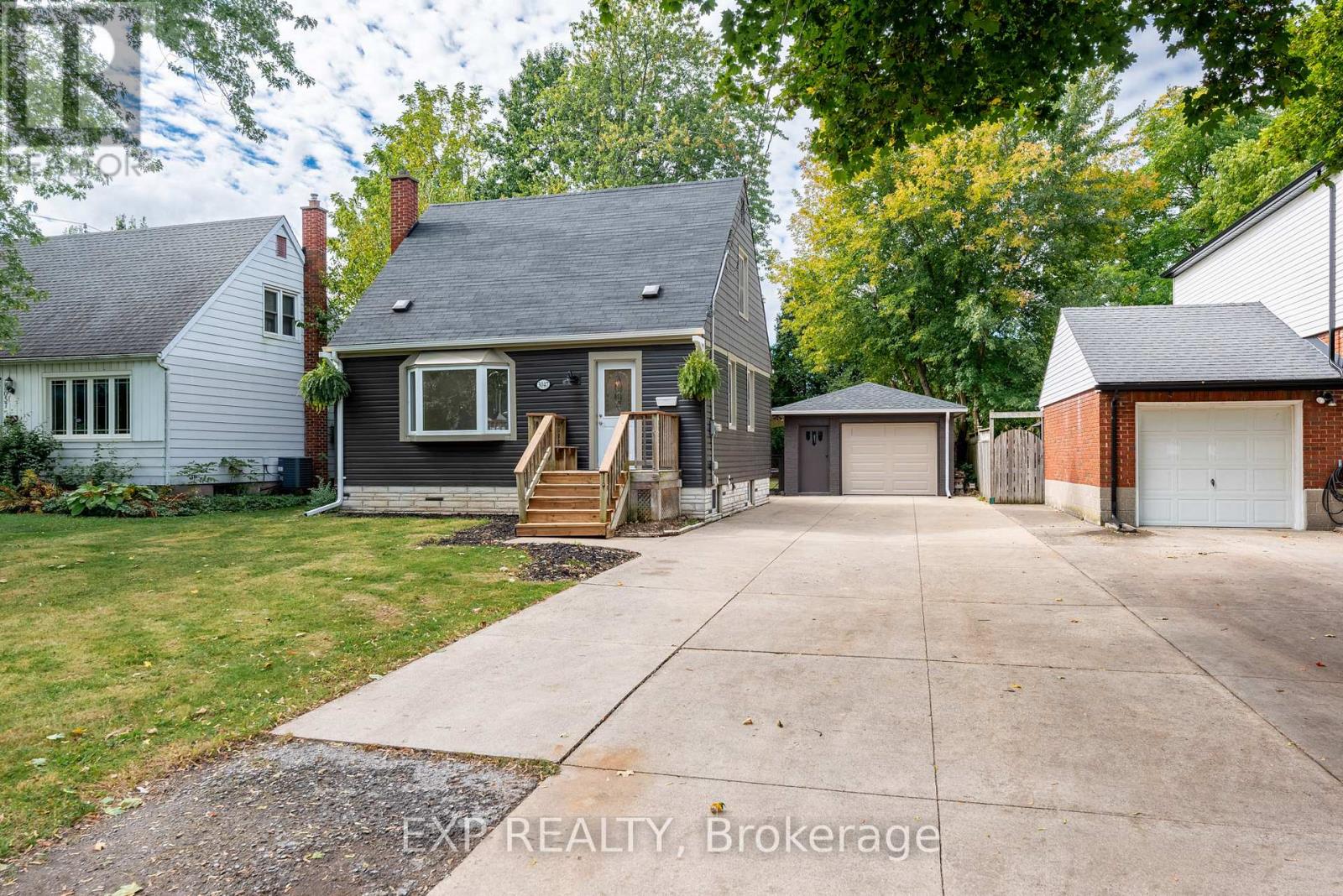 3047 Saint Patrick Avenue, Niagara Falls, Ontario  L2J 2M7 - Photo 3 - X12660660