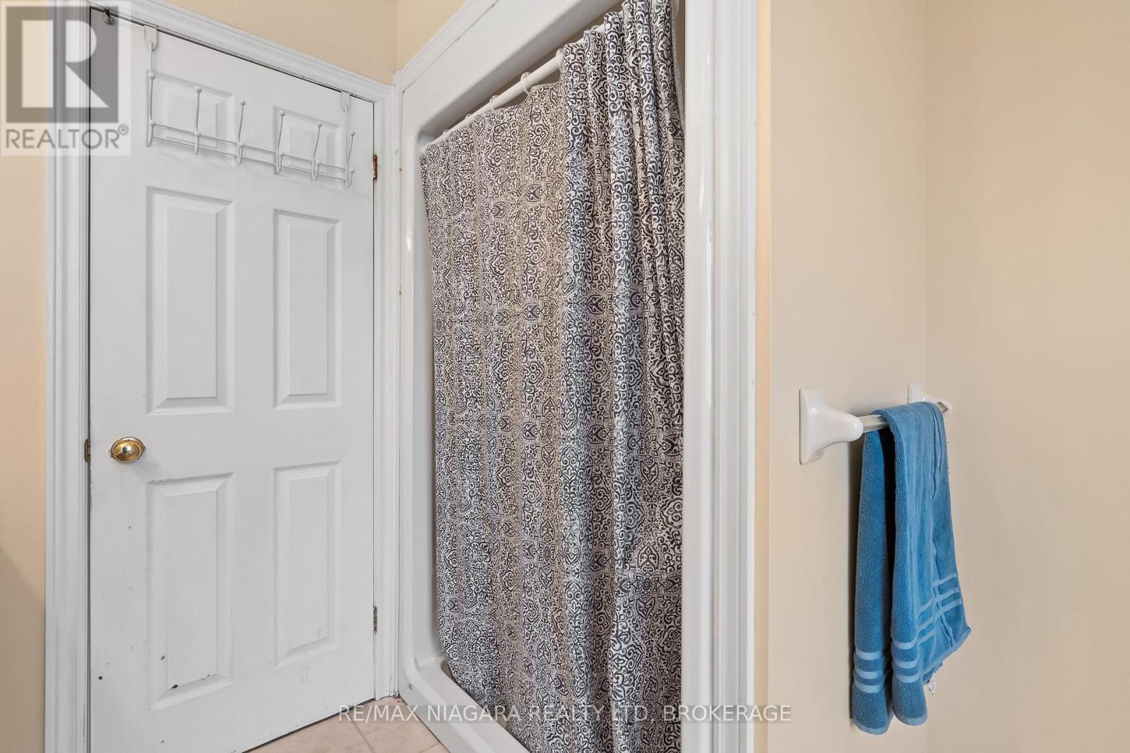 7 Honey Locust Circle, Thorold, Ontario  L2V 5E3 - Photo 19 - X12660802