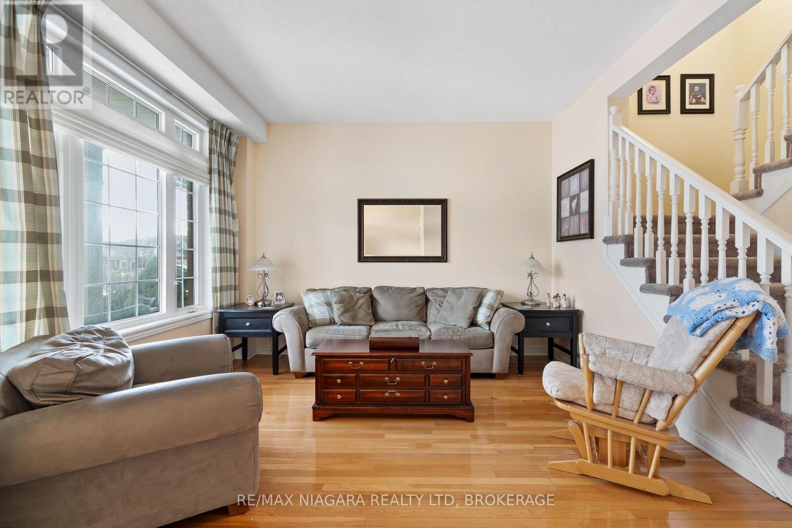 7 Honey Locust Circle, Thorold, Ontario  L2V 5E3 - Photo 5 - X12660802