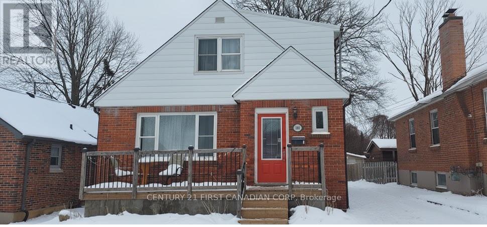111 Lincoln Place, London South, Ontario  N6C 2C3 - Photo 1 - X12639292