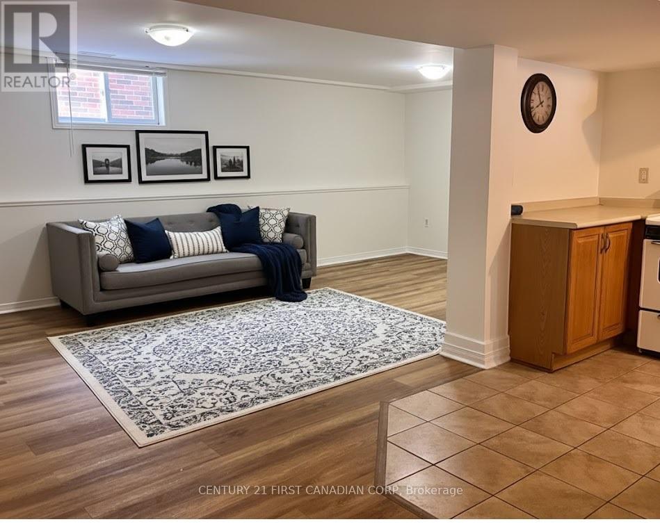 111 Lincoln Place, London South, Ontario  N6C 2C3 - Photo 6 - X12639292