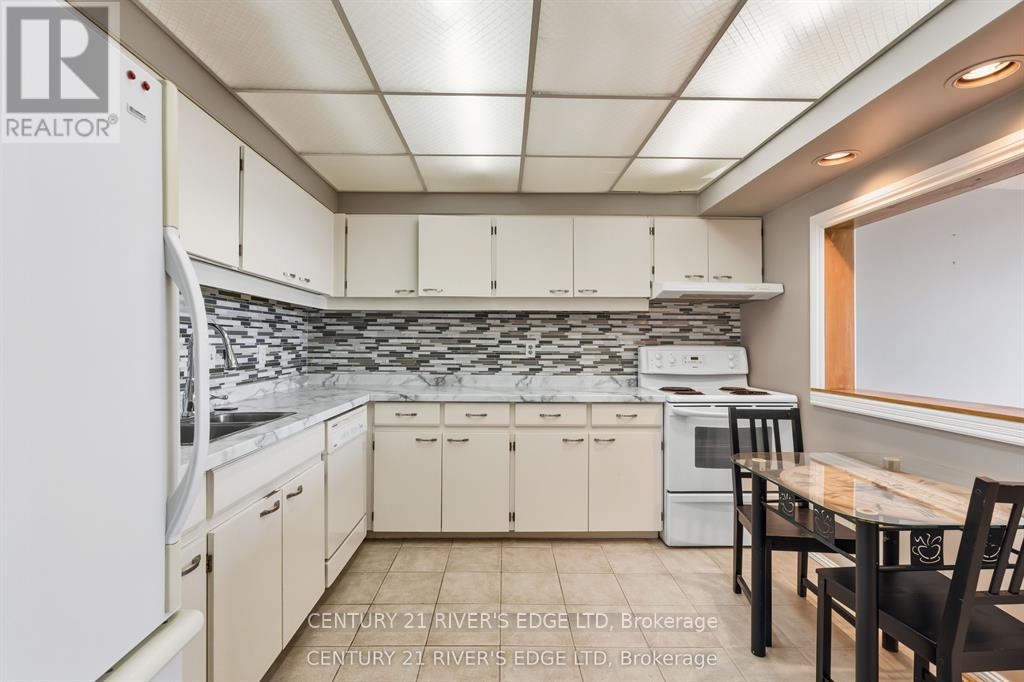 211 - 55 Water Street E, Brockville, Ontario  K6V 1A3 - Photo 10 - X12660796