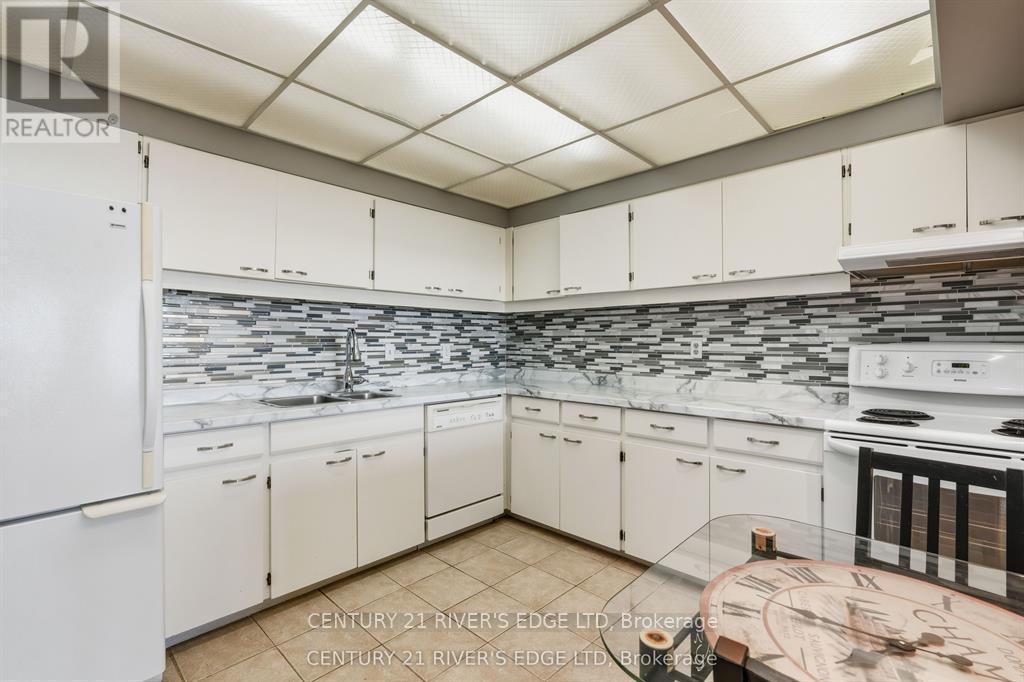 211 - 55 Water Street E, Brockville, Ontario  K6V 1A3 - Photo 11 - X12660796