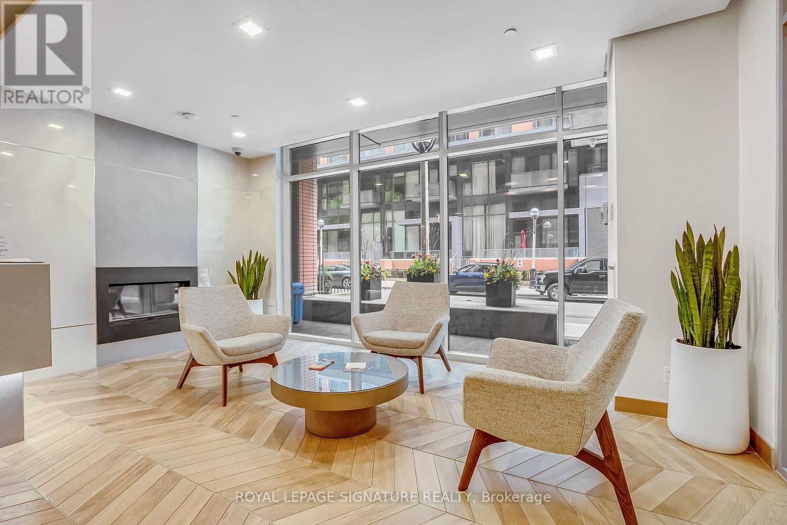 317 - 15 Bruyeres Mews, Toronto, Ontario  M5V 0A7 - Photo 4 - C12660594