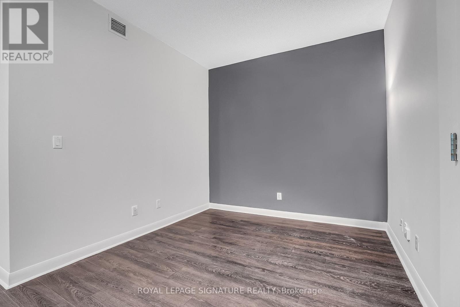 317 - 15 Bruyeres Mews, Toronto, Ontario  M5V 0A7 - Photo 9 - C12660594