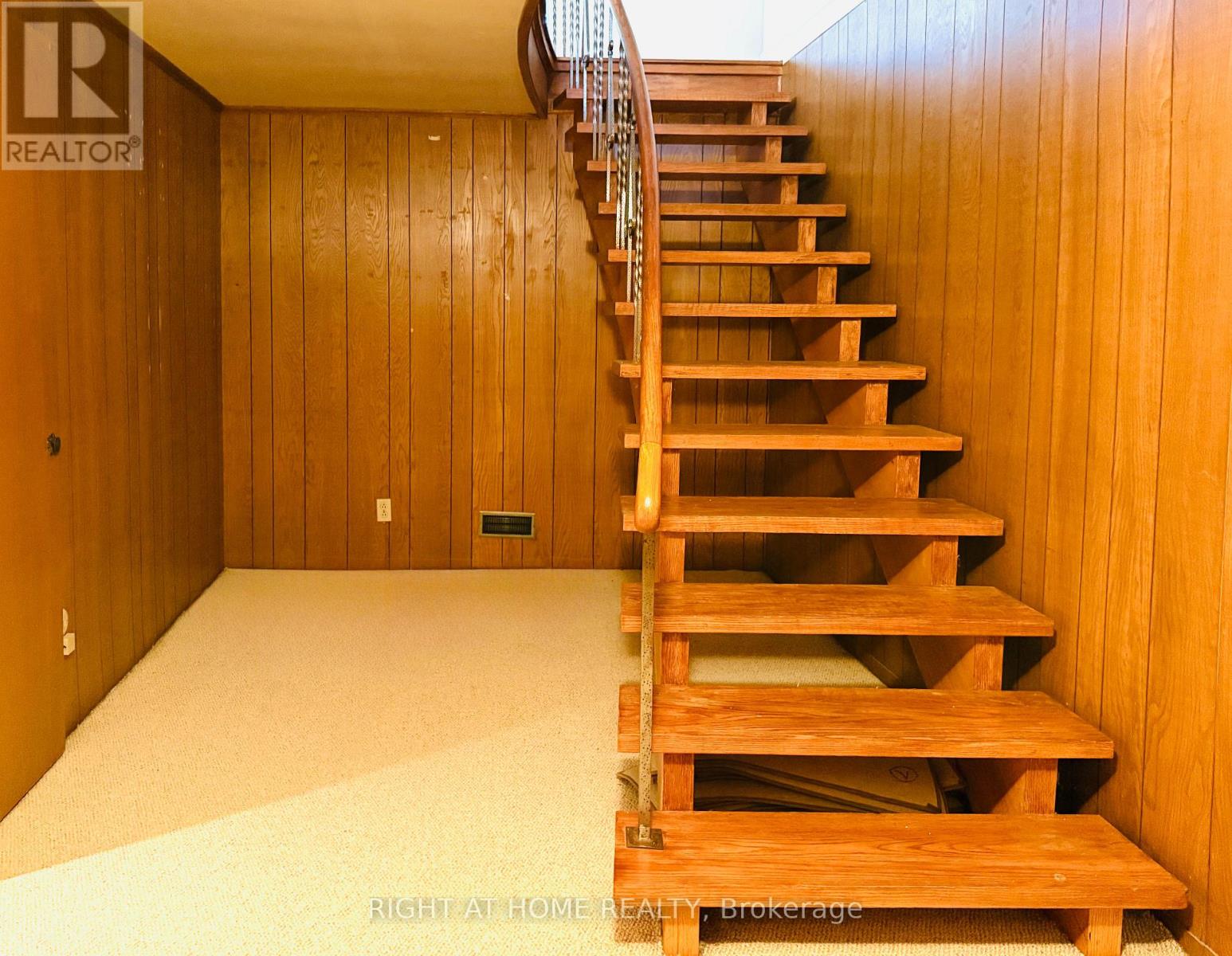 40 Rockland Drive, Toronto, Ontario  M2M 2Y9 - Photo 16 - C12660622