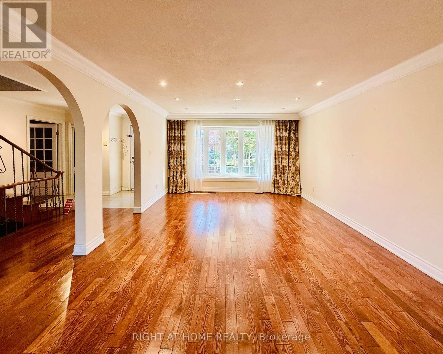 40 Rockland Drive, Toronto, Ontario  M2M 2Y9 - Photo 7 - C12660622