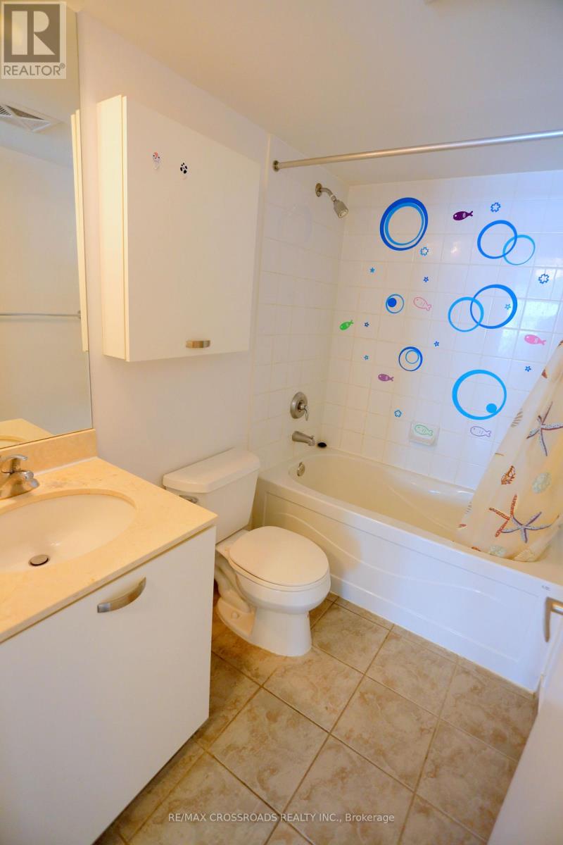 2009 - 38 Grenville Street, Toronto, Ontario  M4Y 1A5 - Photo 11 - C12660728