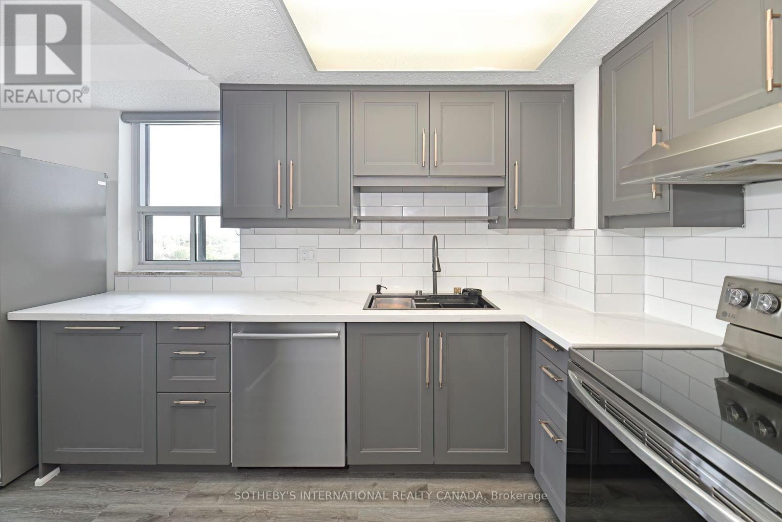 1205 - 3000 Bathurst Street, Toronto, Ontario  M6B 3B4 - Photo 10 - C12660742