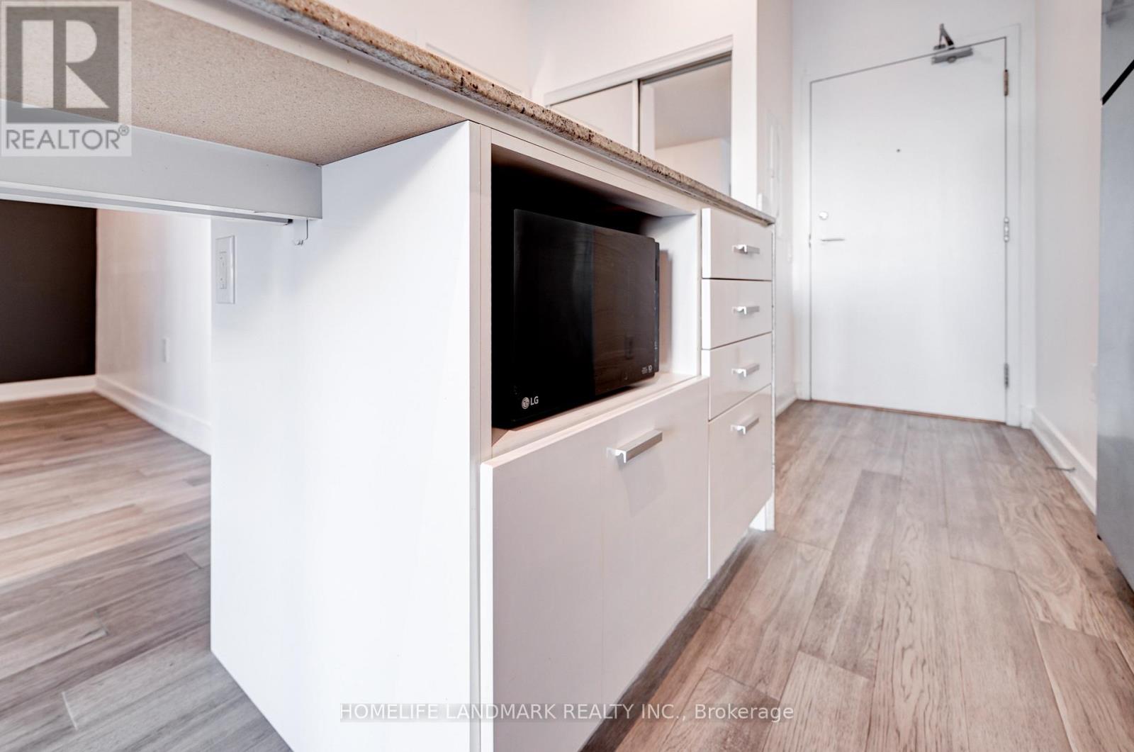 2008 - 33 Singer Court, Toronto, Ontario  M2K 0B4 - Photo 19 - C12660774