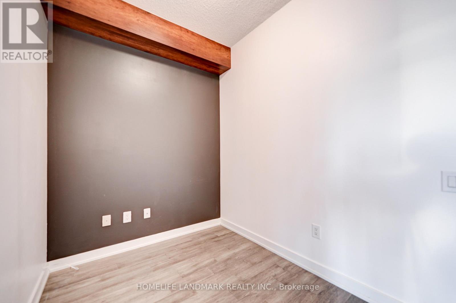 2008 - 33 Singer Court, Toronto, Ontario  M2K 0B4 - Photo 21 - C12660774