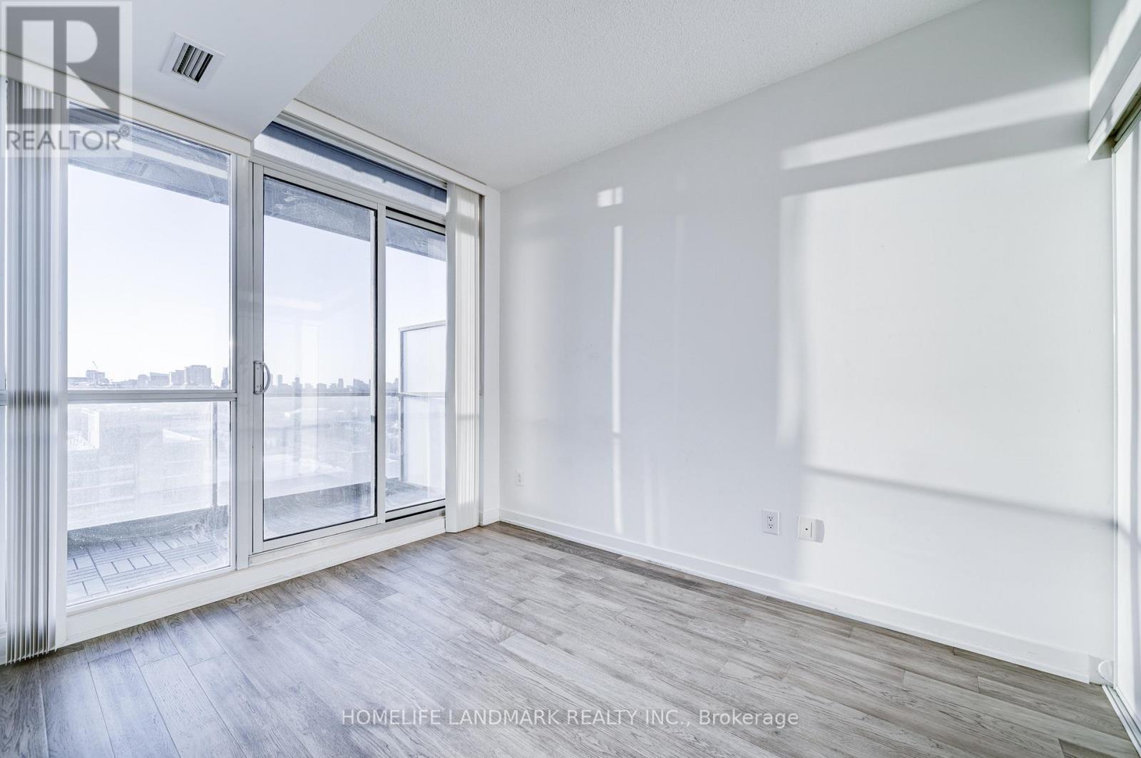 2008 - 33 Singer Court, Toronto, Ontario  M2K 0B4 - Photo 29 - C12660774