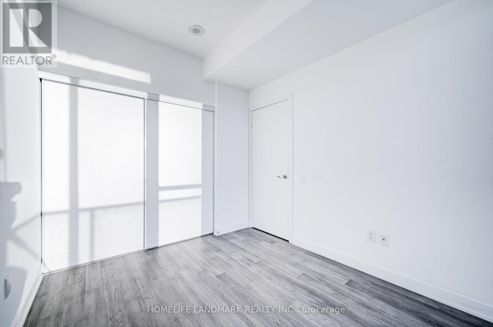 2008 - 33 Singer Court, Toronto, Ontario  M2K 0B4 - Photo 31 - C12660774