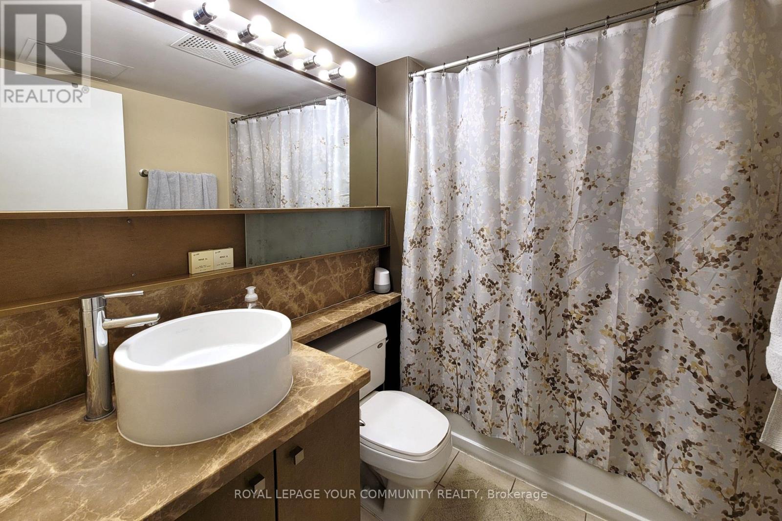 4916 - 11 Brunel Court, Toronto, Ontario  M5V 3Y3 - Photo 15 - C12660876