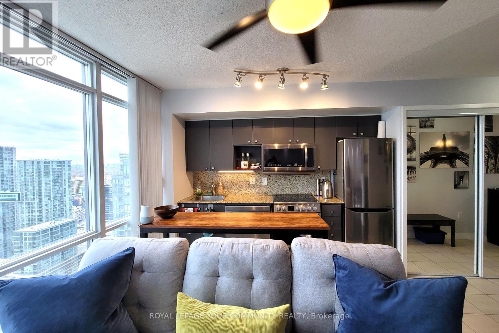 4916 - 11 Brunel Court, Toronto, Ontario  M5V 3Y3 - Photo 3 - C12660876