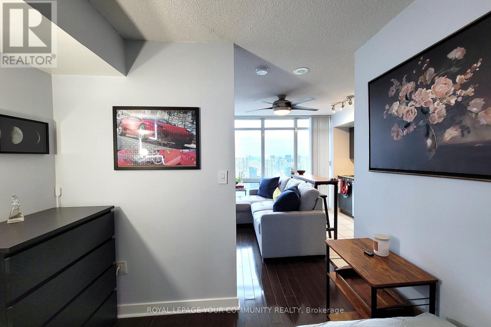 4916 - 11 Brunel Court, Toronto, Ontario  M5V 3Y3 - Photo 5 - C12660876