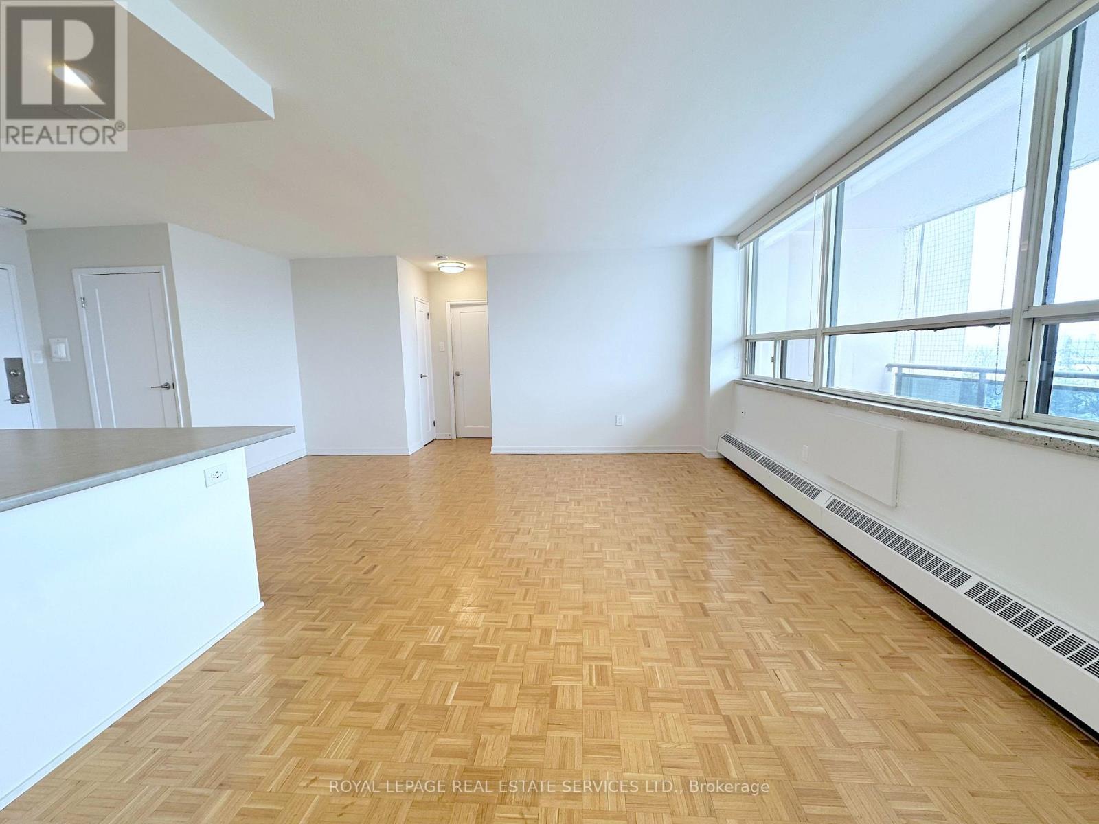 210 - 12 Rockford Road, Toronto, Ontario  M2R 3A2 - Photo 8 - C12660916