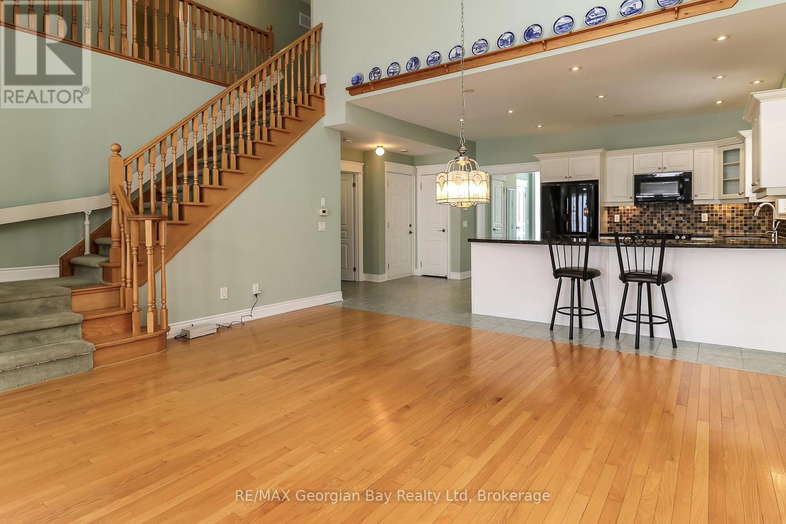 210 Wyecliffe Cove, Tay, Ontario  L0K 2A0 - Photo 17 - S12660812