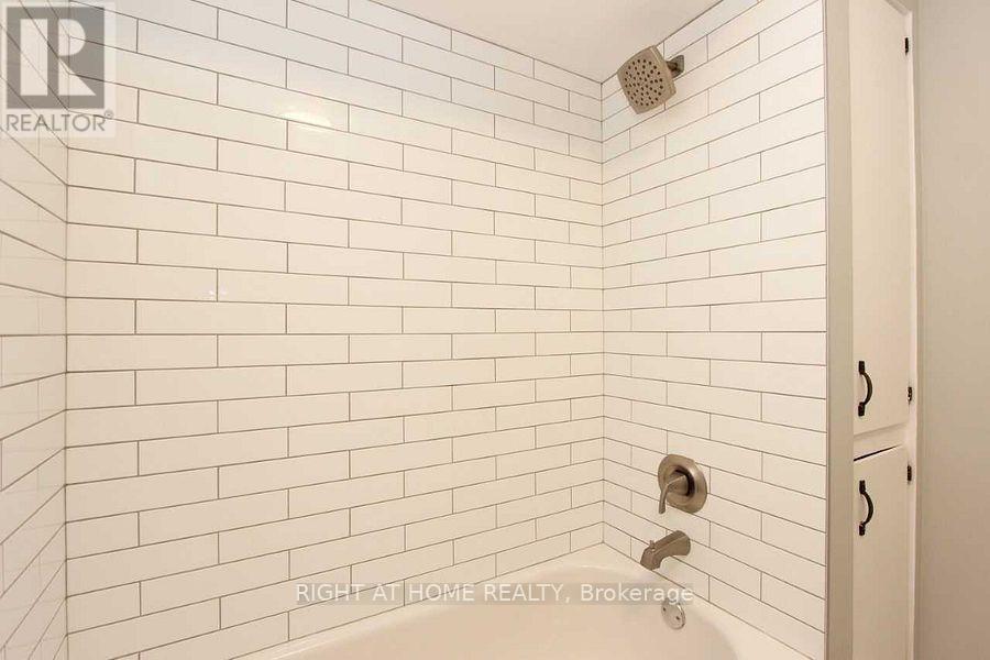 Upper - 1053 Somerville Street, Oshawa (Centennial), Ontario  L1G 4K4 - Photo 9 - E12660638