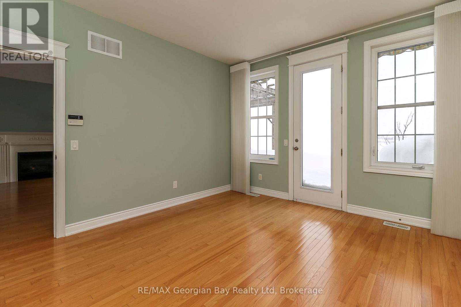 210 Wyecliffe Cove, Tay, Ontario  L0K 2A0 - Photo 22 - S12660812