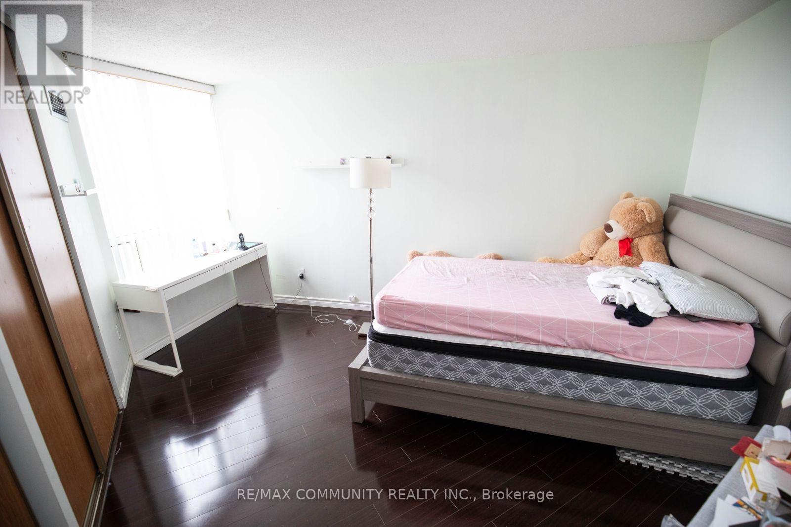 913 - 300 Alton Towers Circle, Toronto (Milliken), Ontario  M1V 4X9 - Photo 9 - E12660688