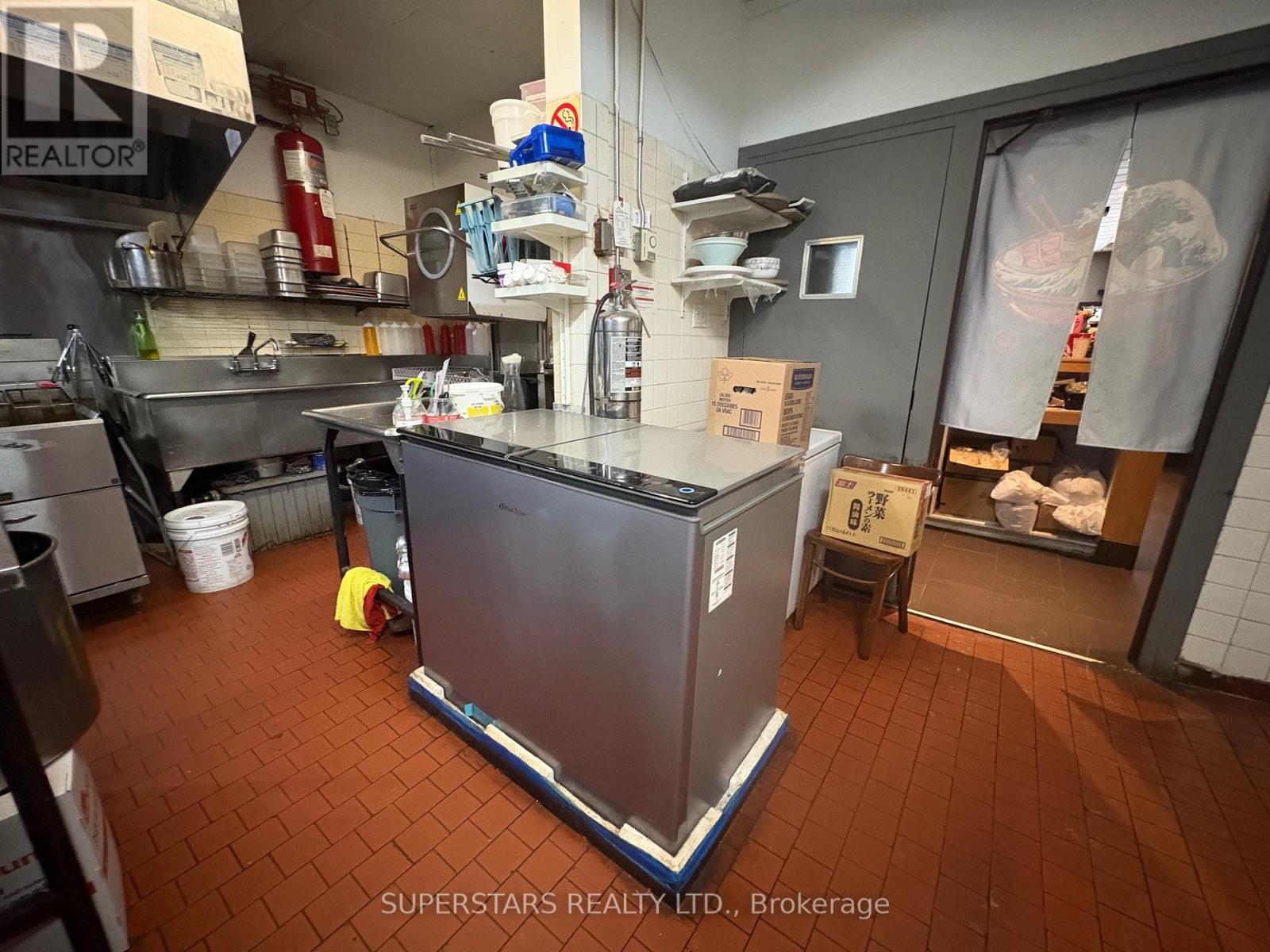 107 Brock Street S, Whitby, Ontario  L1N 4J9 - Photo 4 - E12660716