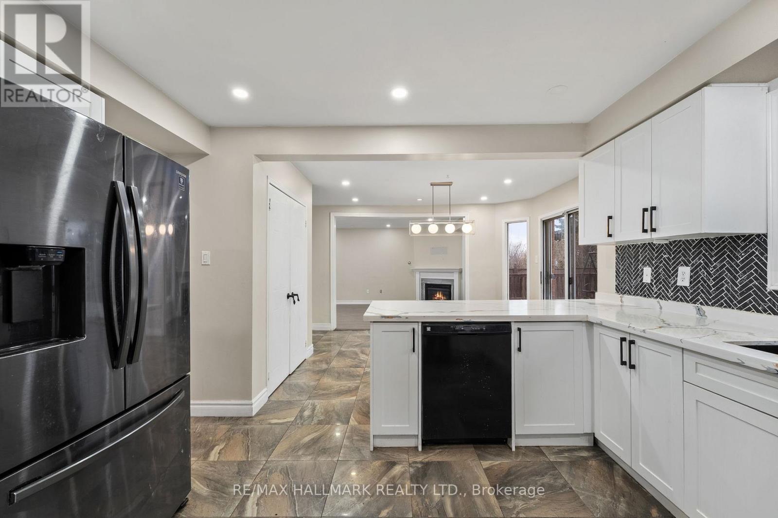 981 Deer Valley Drive, Oshawa, Ontario  L1J 8N2 - Photo 14 - E12660760