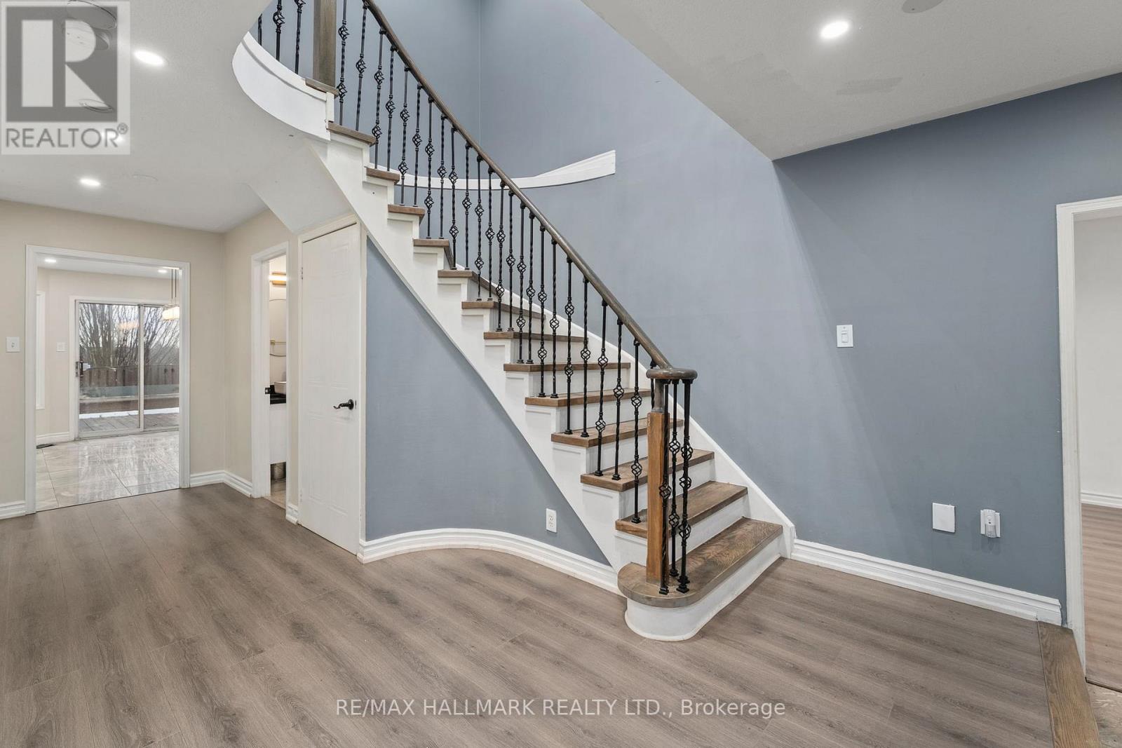 981 Deer Valley Drive, Oshawa, Ontario  L1J 8N2 - Photo 6 - E12660760