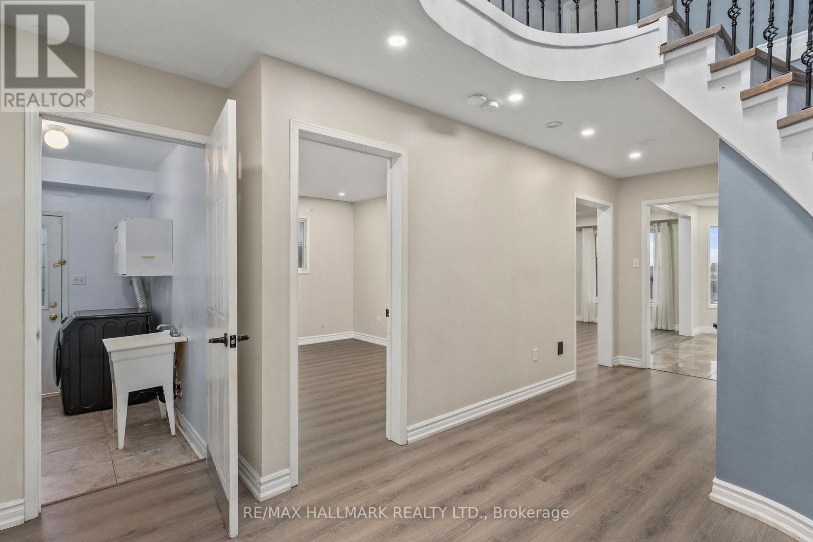 981 Deer Valley Drive, Oshawa, Ontario  L1J 8N2 - Photo 7 - E12660760