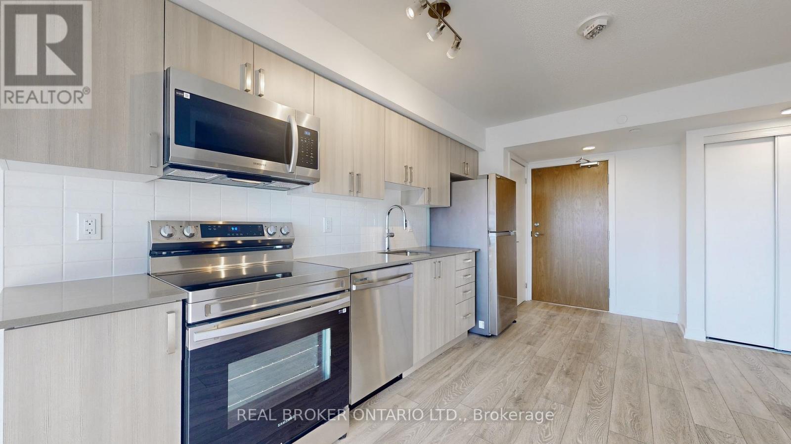 1501 - 1455 Celebration Drive, Pickering (Bay Ridges), Ontario  L1W 1L8 - Photo 4 - E12660880