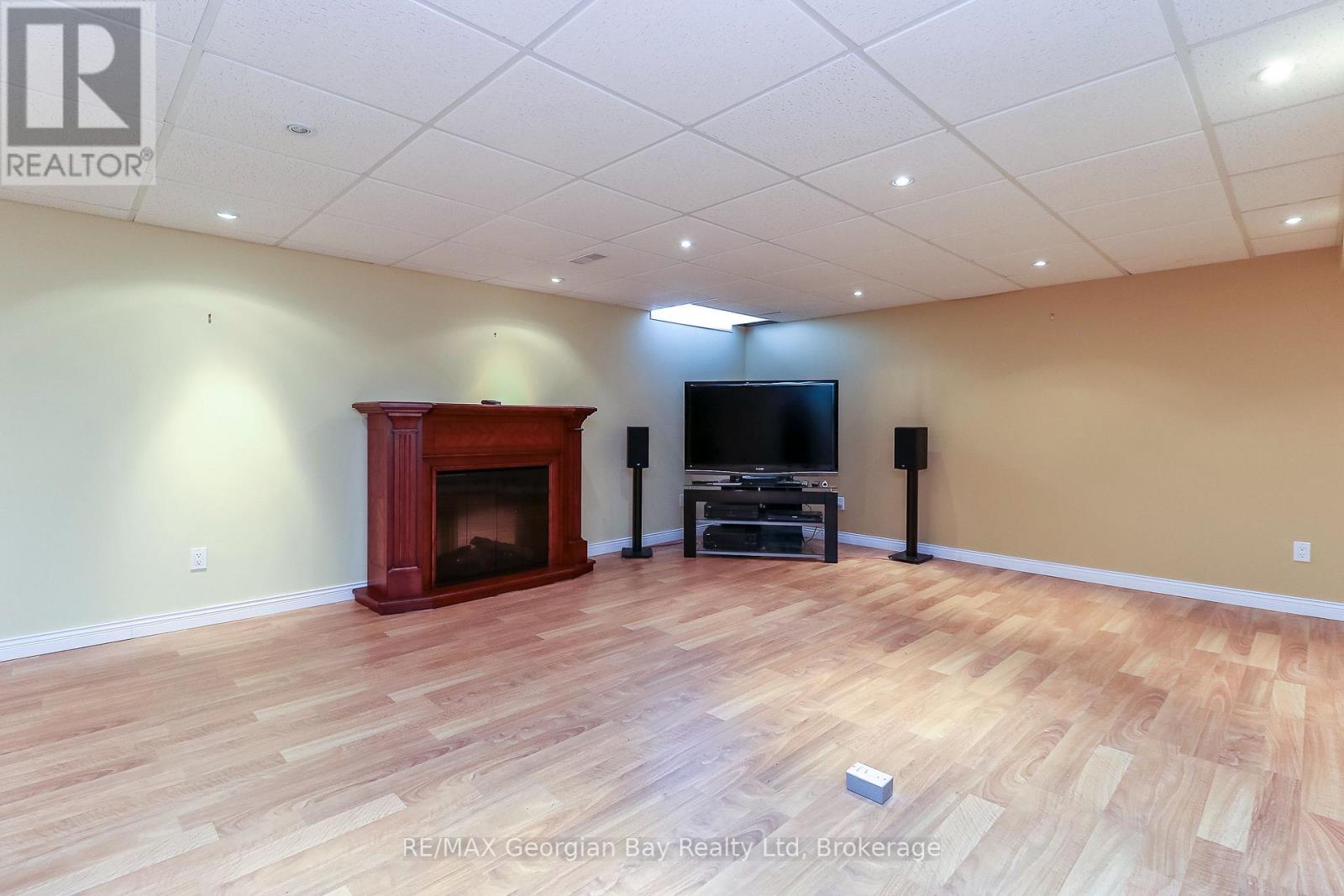 210 Wyecliffe Cove, Tay, Ontario  L0K 2A0 - Photo 32 - S12660812