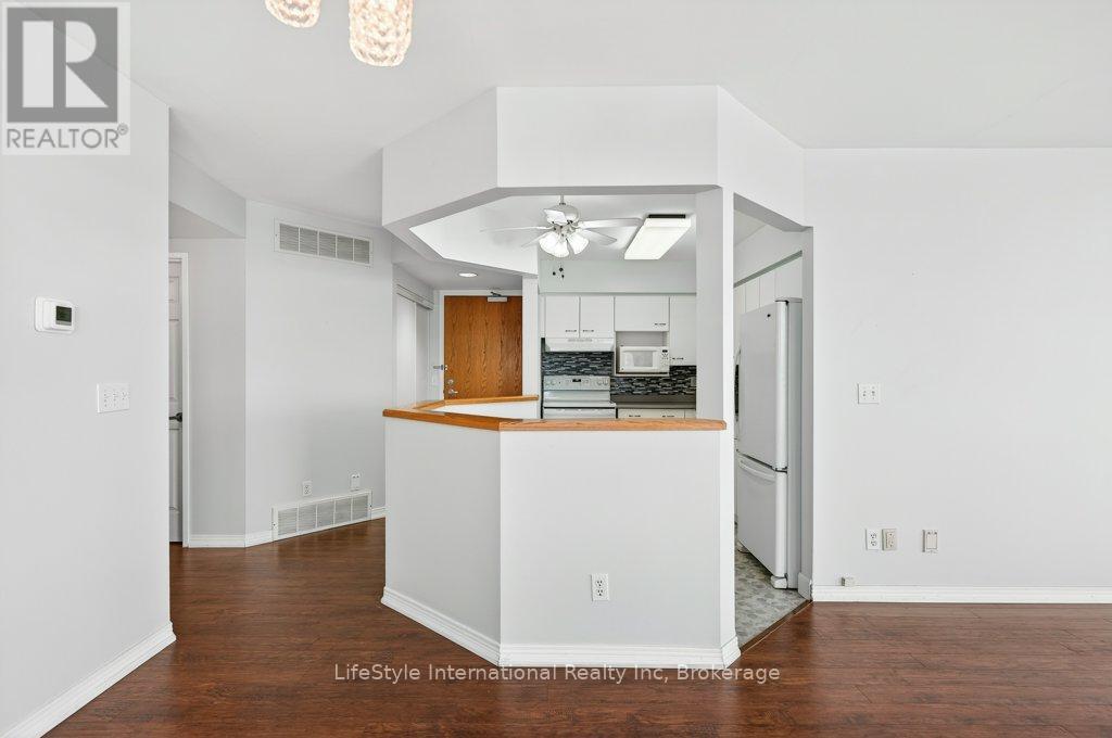 306 - 208 Silvercreek Parkway N, Guelph, Ontario  N1H 8H2 - Photo 2 - X12611334