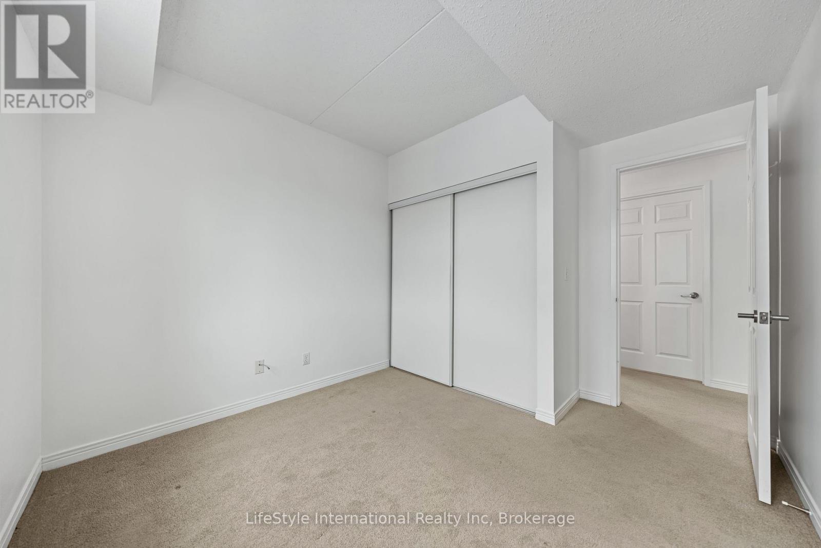 205 - 208 Silvercreek Parkway N, Guelph, Ontario N1H 8H2 - Photo 15 - X12644048