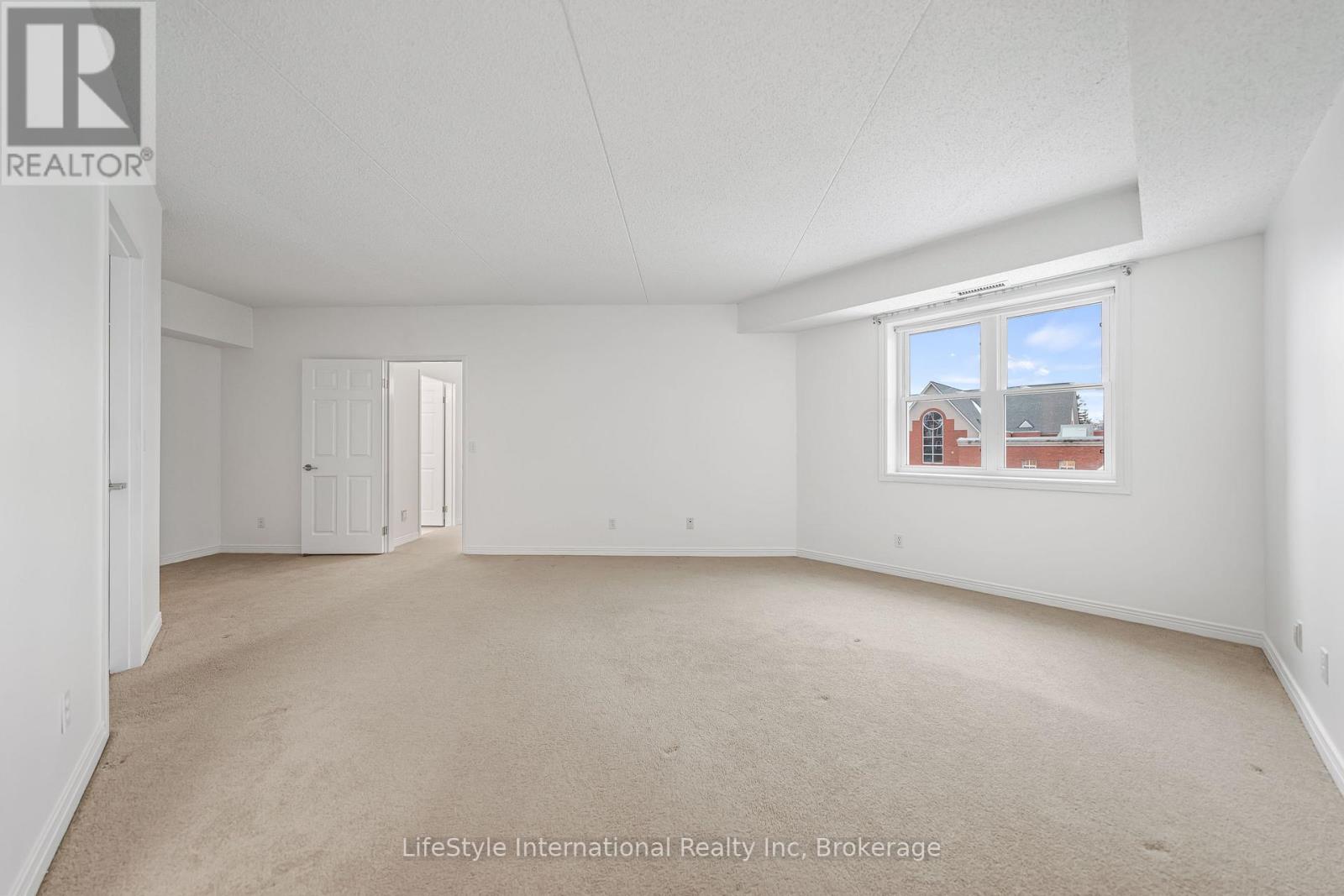 205 - 208 Silvercreek Parkway N, Guelph, Ontario N1H 8H2 - Photo 9 - X12644048