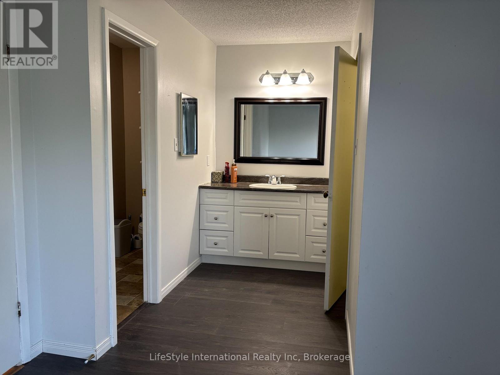 322 Scottsdale Drive, Guelph, Ontario  N1G 2K8 - Photo 23 - X12309305