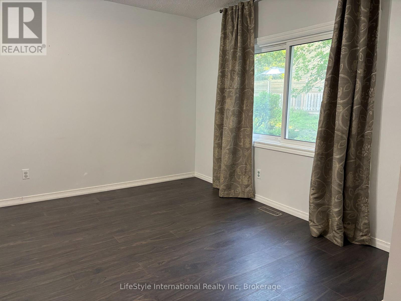 322 Scottsdale Drive, Guelph, Ontario  N1G 2K8 - Photo 15 - X12309305