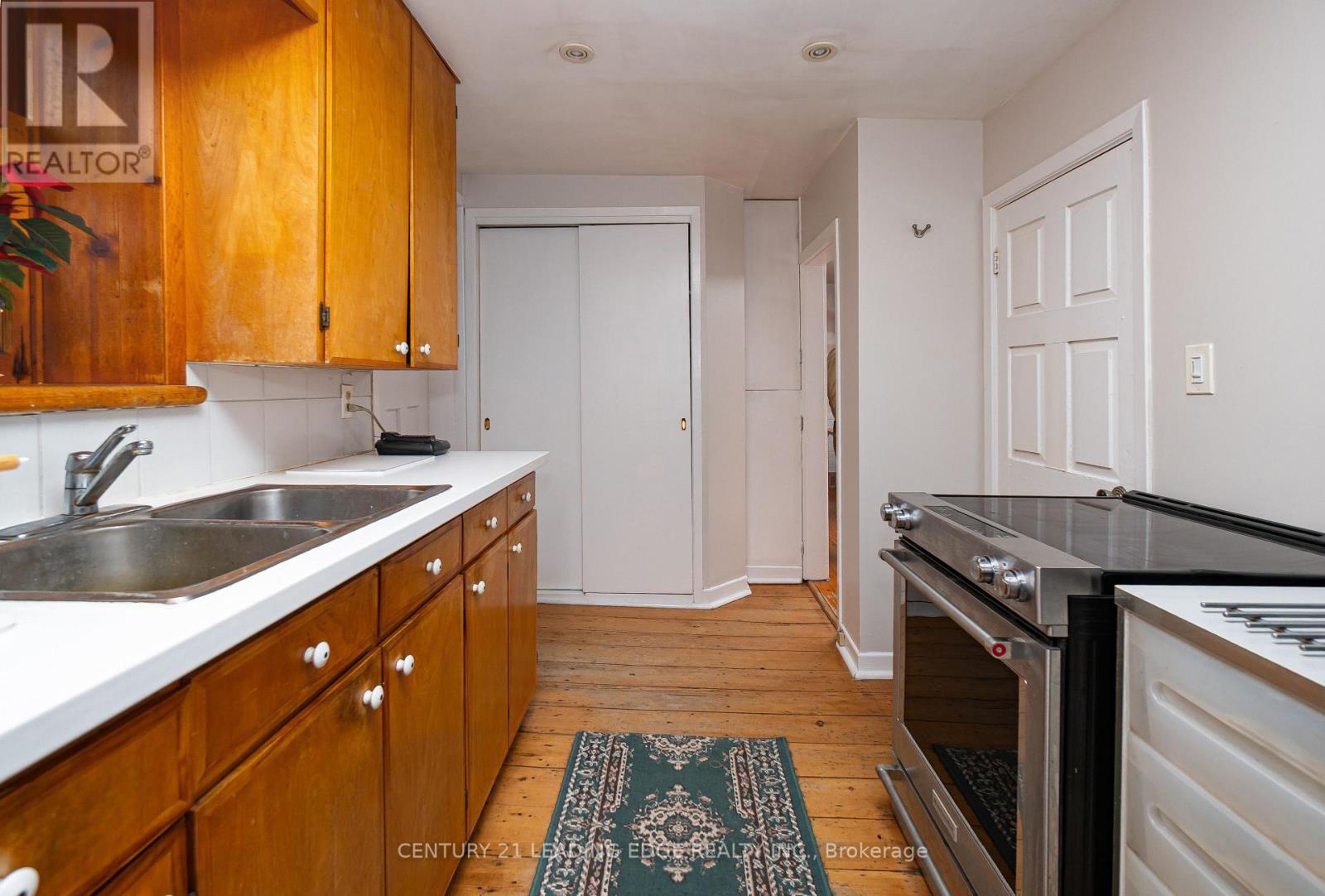 6 Kennedy Lane, Whitchurch-Stouffville, Ontario  L4A 2J5 - Photo 22 - N12660614