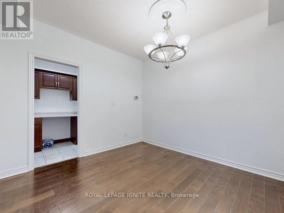 23 - 38 Greensborough Village Circle, Markham, Ontario  L6E 0C7 - Photo 13 - N12660680