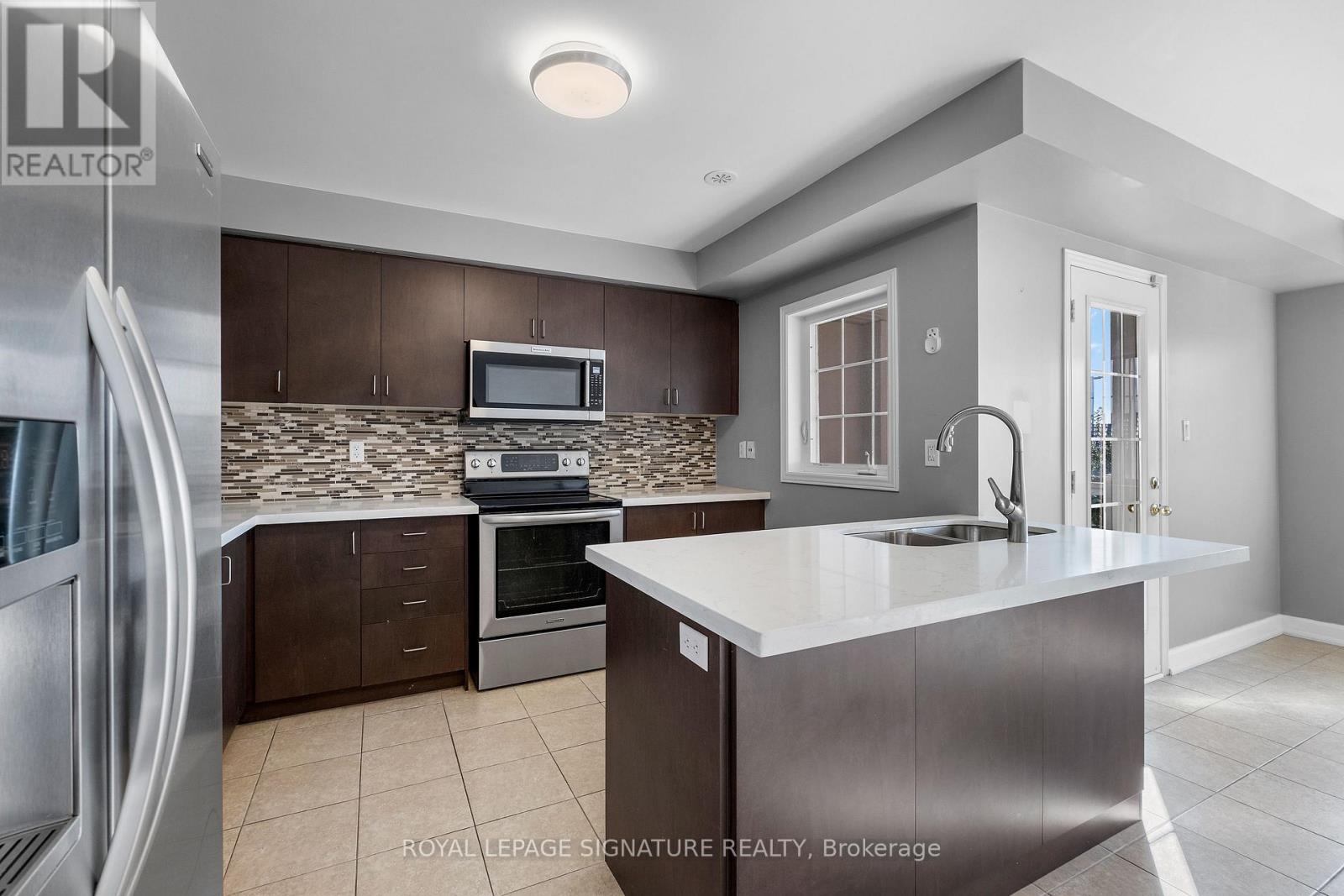 161 Hawkview Boulevard, Vaughan, Ontario  L4H 3S5 - Photo 10 - N12660754