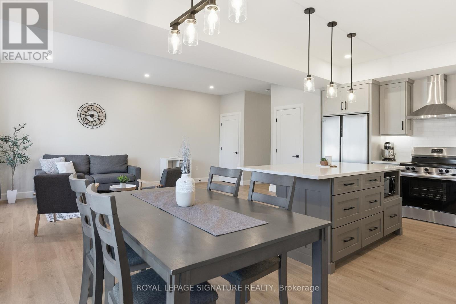 125b Sydenham Street, Essa, Ontario  L0M 1B0 - Photo 9 - N12660806