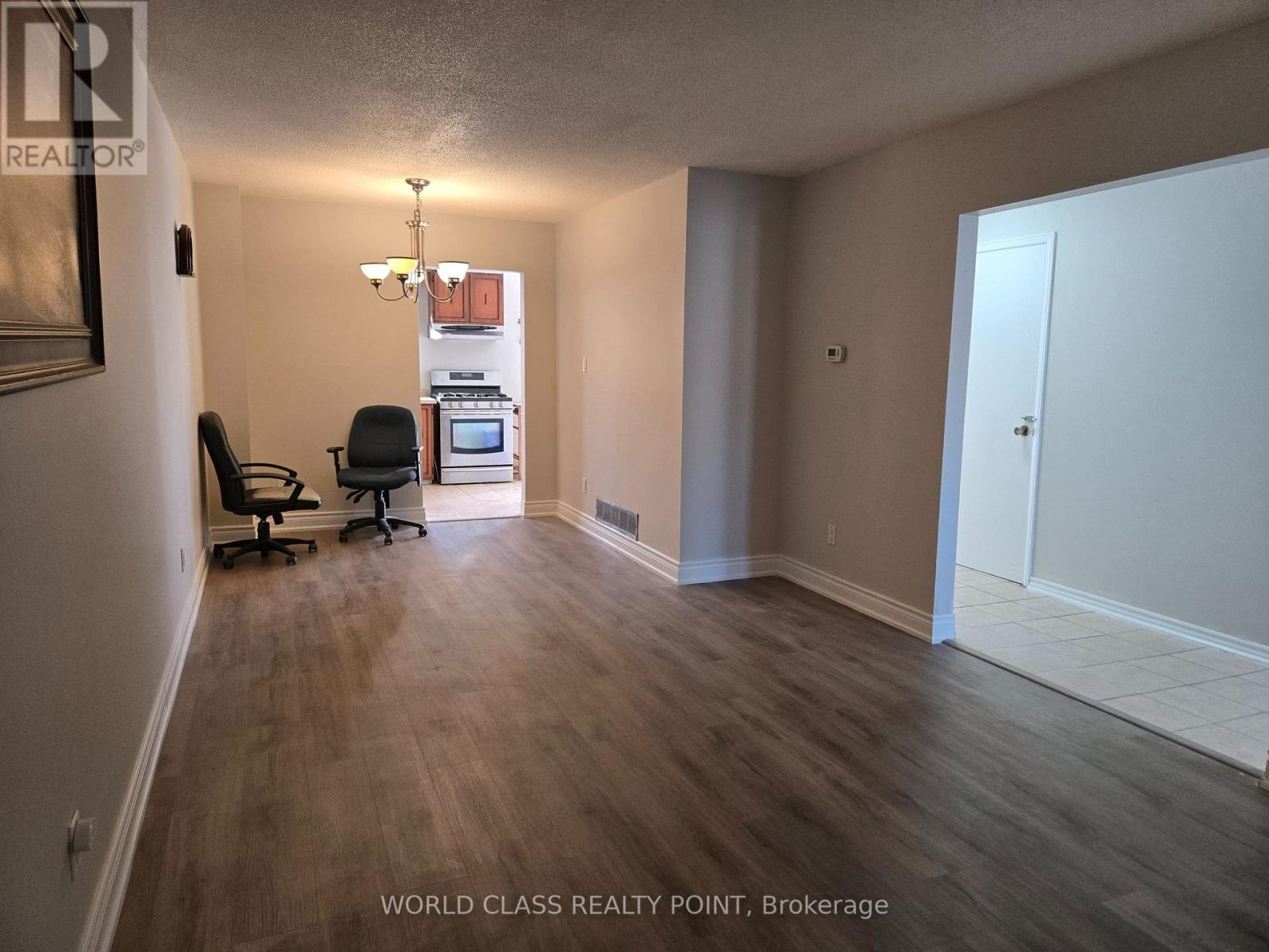 121 Purvis Crescent, Toronto, Ontario  M1B 1H8 - Photo 5 - E12660870